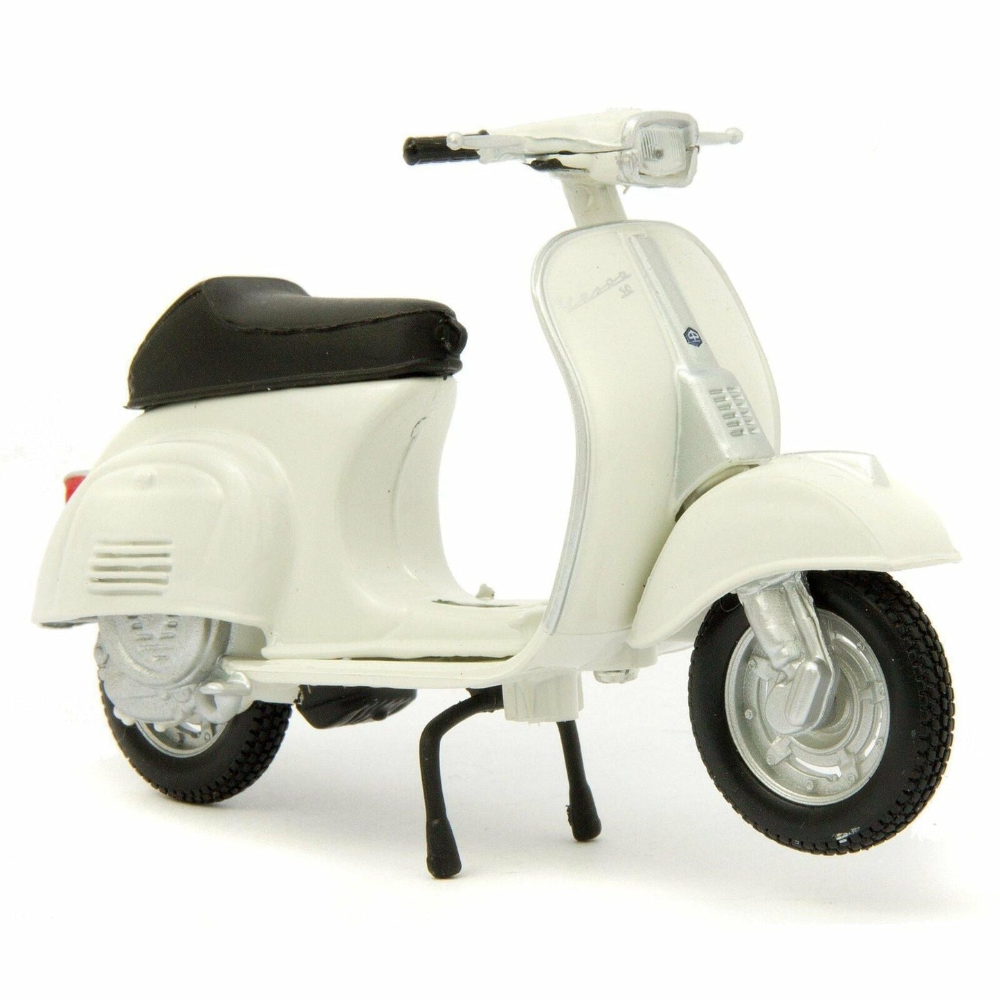 Maisto Toys 1:18 Vespa 50 Special (1969) White